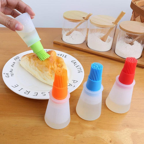 1 Pcs Portable Silicone Oil Bottle with Brush Grill Oil Brushes Liquid Oil Pastry Kitchen Baking BBQ Tool Kitchen Tools for BBQ Silicone Oil Container with Brush Spray Bottle Oil Dispenser for Kitchen Cooking BBQ by Stevvex