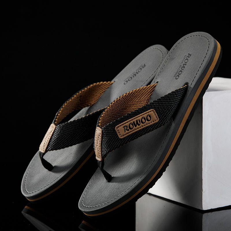 Comfortable Casual Summer Flip- Flops Men Beach Slippers Sandals Simple Luxury Design Indoor Non-Slip Black Flip Flops