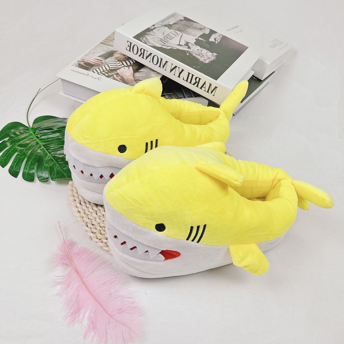 Warm Shark Womens Home Slippers Fashion Plush Winter Funny Elegant Women Slippers Cute Cartoon Shark Indoor Warm Home Cotton Slippers