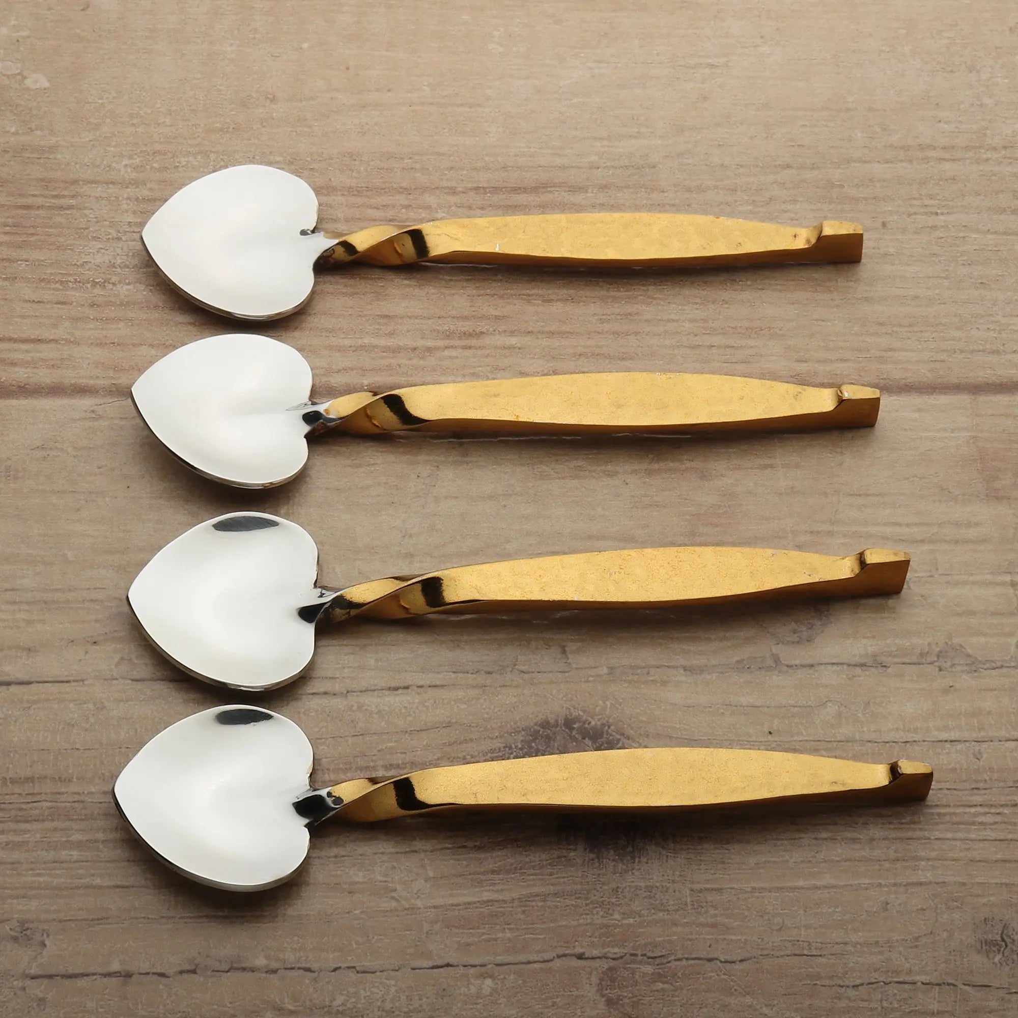 TWISTED URBAN HEART SPOON 4 PC. SET