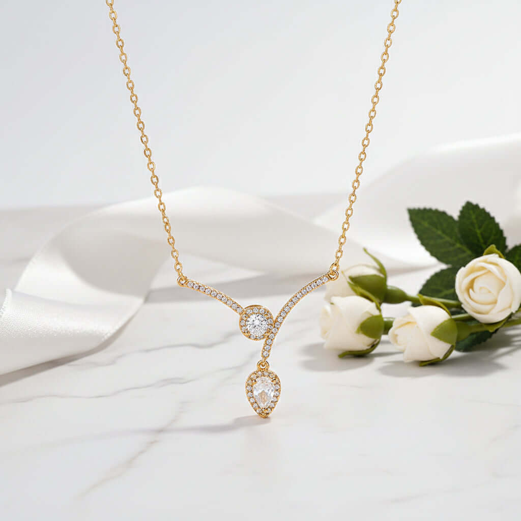 Elegant V-shaped zircon necklace Water Drop Design