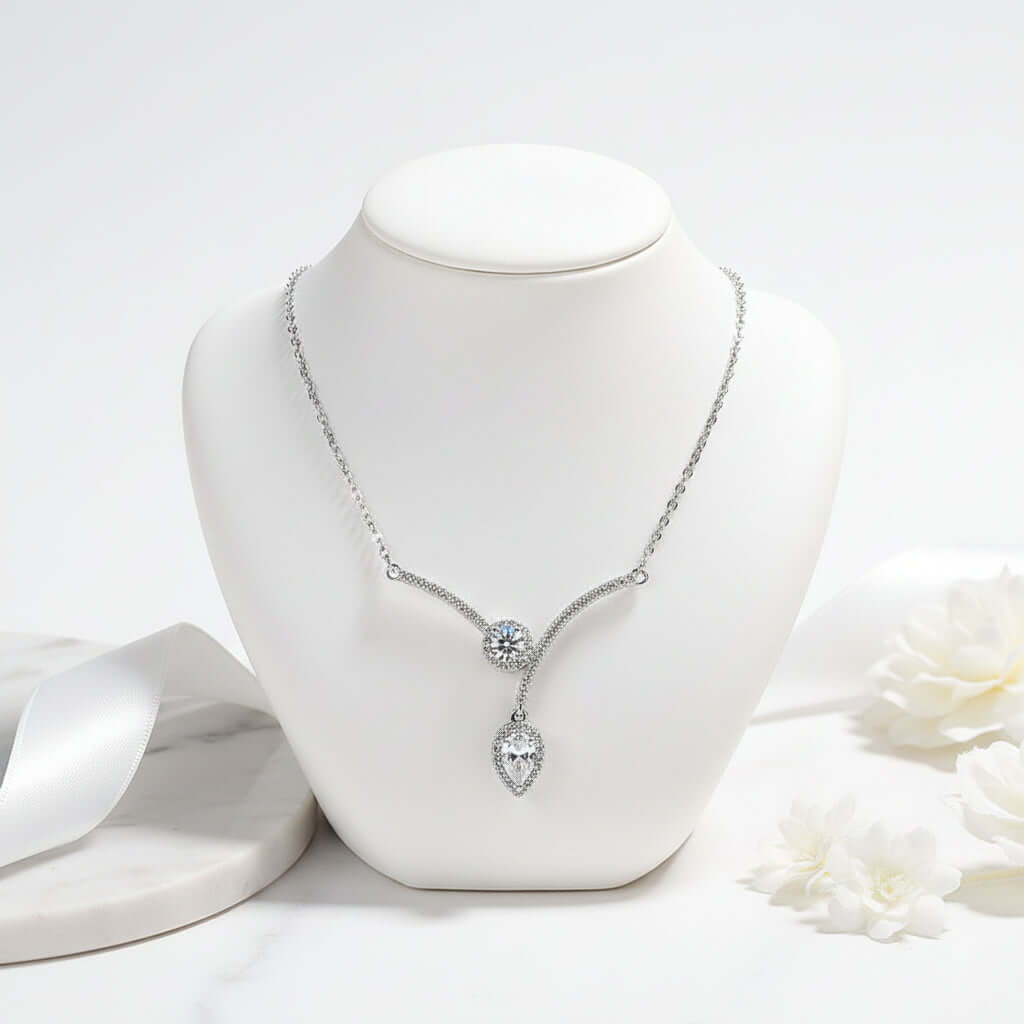 Elegant V-shaped zircon necklace Water Drop Design
