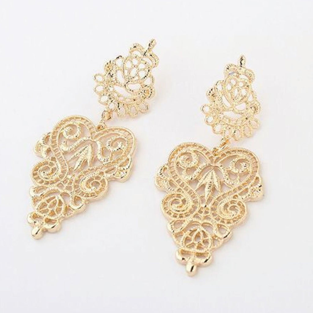 Gold Agnes Earrings for Classic Style Lovers