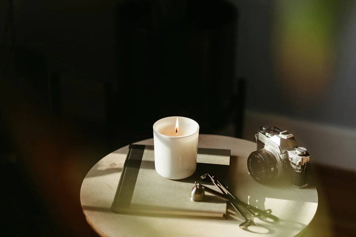 Denali Candle - Teak and Leather Inspired Scent