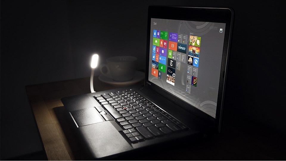 Desk Lamps Lights New Fashion Novelty Romantic Baby Led Bulbs Usb Port Dc Resin Knob Switch Wedge Night Plug Astronauts Decorative Table Lamp Cute Study Lamps for Bedroom Décor