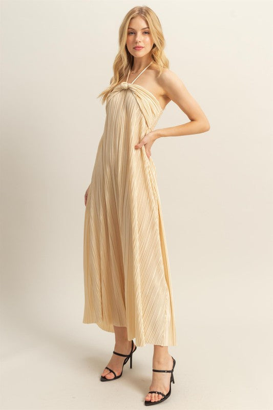 Knotted Detail Halter Neck Flowy Maxi Dress Elegant and Chic Halter Neck Dress with Flowy Maxi Length for Formal Events