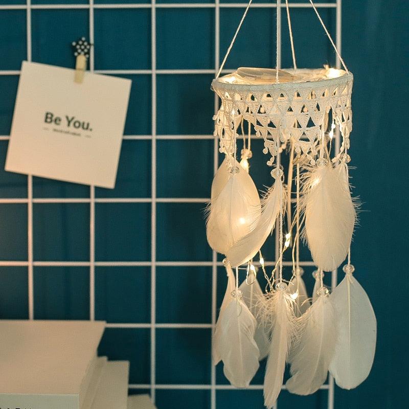 Handmade White Feather Dream Catcher Wind Chimes Hanging Ornaments Ceiling Decor Room Dream Net  Hanging Craft Gift Car Ornament Ribbons Feathers Wrapped Lights For Bedroom Decor Wedding Decorations