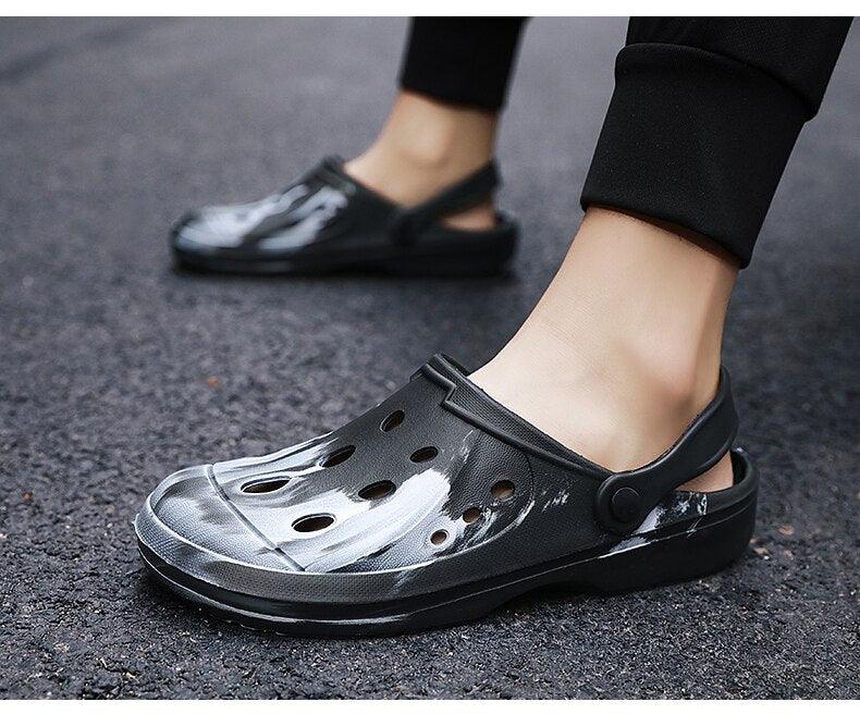 Men's Summer Hole Shoes Soft Rubber Lightweight Garden Clogs Couples Arch Support Clogs Garden Shoes Slip-on Outdoor Beach Slippers Mixed Colors Sandals
