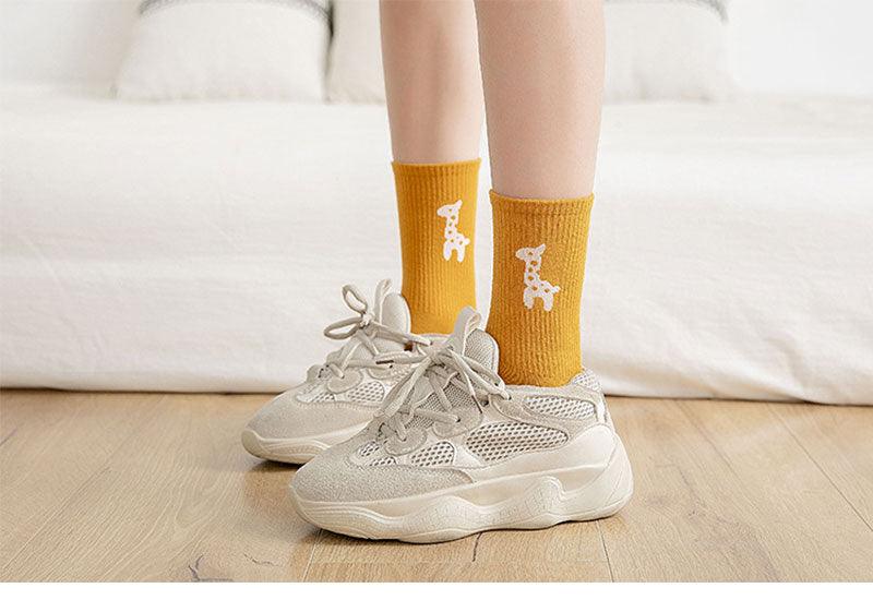 New Elegant Fruit Printed Breathable Cotton Socks Happy Funny Unisex Socks Candy Colors Harajuku Casual Cotton Crew Socks For Men And Women