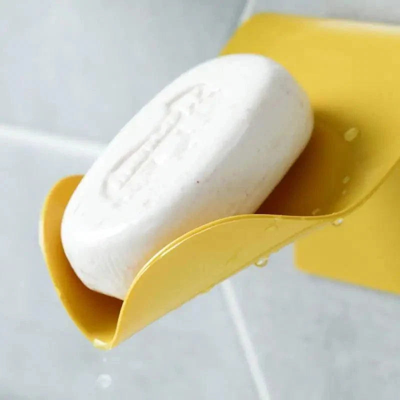 Wall-suction Drain Soap Dish Decorative Drainage Soap Holder Soap Holder Storage Container Home Bathroom Kitchen Accessories Self Adhesive Soap Drain Rack Soap Holder with Hook Wall Mount Soap Dish with Hook Sponge Soap Draining Tray Plate